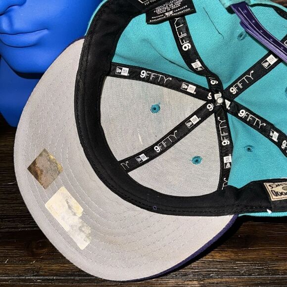 New Era Teal/Purple Med/Large Charlotte Hornets 🐝 Hat - Picture 8 of 8